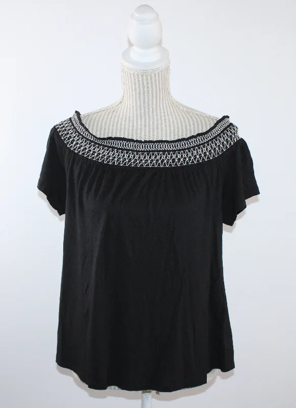 OLD NAVY BLACK BOAT NECK SHIRT LADIES MEDIUM PRE-LOVED-- Denim Fabric Leather Fabric Suede Fabric OLD NAVY BLACK BOAT NECK SHIRT LADIES MEDIUM PRE-LOVED-- Denim Fabric Leather Fabric Suede Fabric