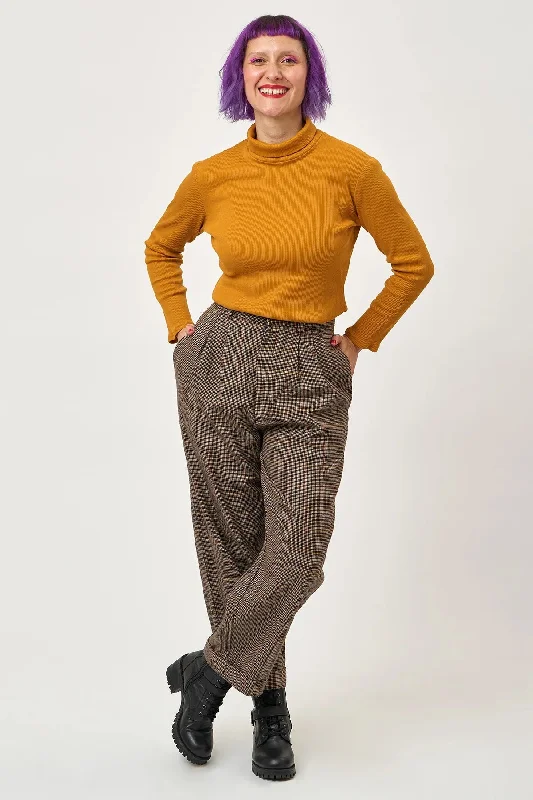 Sew Over It Ultimate T-shirt Roll Neck Add-on-- Asymmetrical Pockets Print