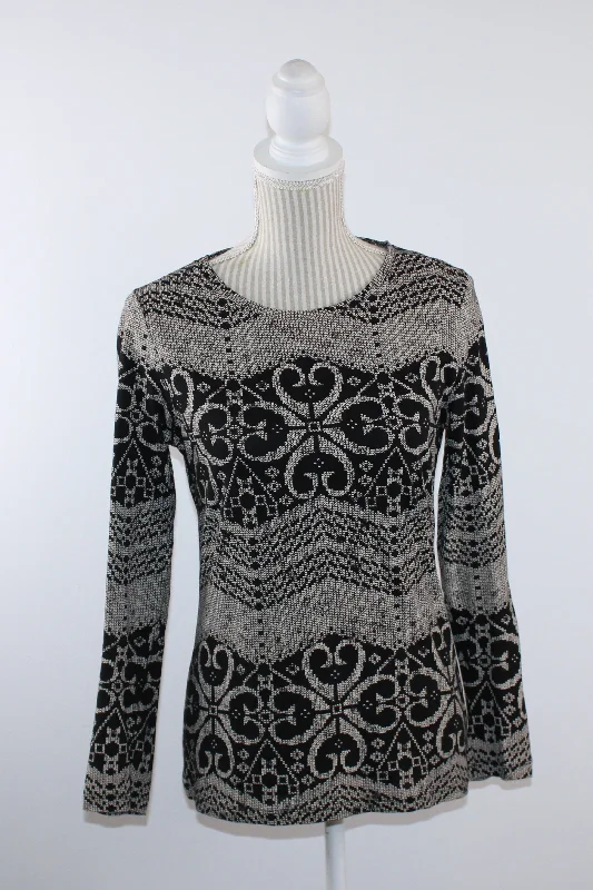 JOE FRESH BLACK SHIRT WITH BEIGE PATTERN LADIES MEDIUM PRE-LOVED-- Wool Fabric Cashmere Fabric Tweed Fabric JOE FRESH BLACK SHIRT WITH BEIGE PATTERN LADIES MEDIUM PRE-LOVED-- Wool Fabric Cashmere Fabric Tweed Fabric