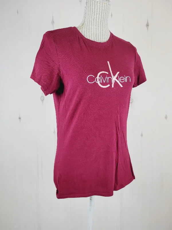 CALVIN KLEIN MAROON TSHIRT LADIES MEDIUM PRE-LOVED-- Chenille Blend Fleece Blend Nylon Blend CALVIN KLEIN MAROON TSHIRT LADIES MEDIUM PRE-LOVED-- Chenille Blend Fleece Blend Nylon Blend