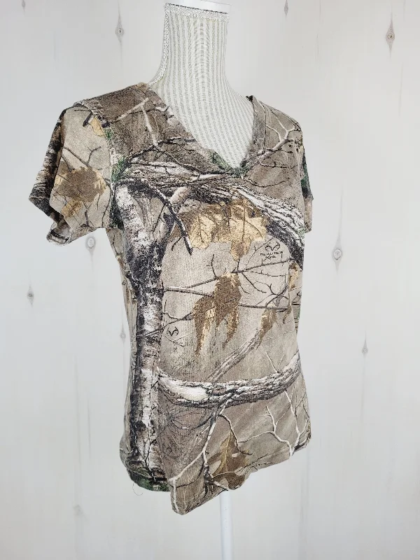 GAME WINNER CAMO V NECK TSHIRT LADIES MEDIUM PRE-LOVED-- Mesh Canvas Denim