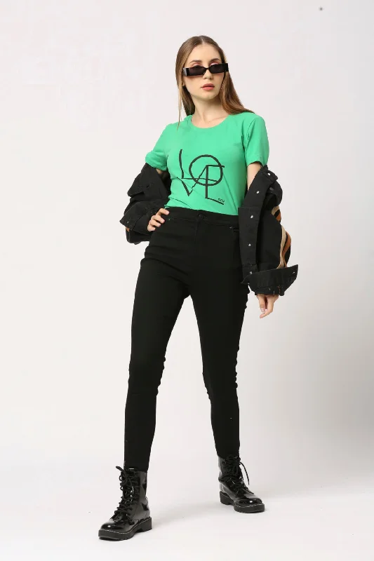 Women Peyton Round Neck Short Sleeve Printed T-Shirt-- Welt Pockets Slit Pockets