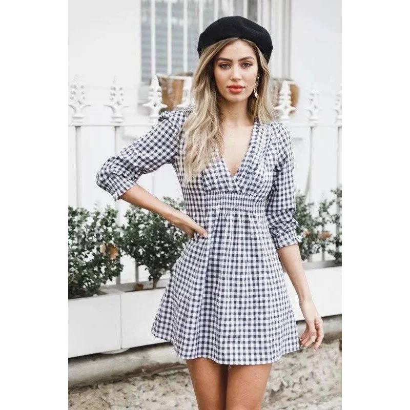 V-neck Petal Sleeve Plaid Mini A-line Dress Women Casual Elastic Waist Soft Slim Dresses Spring Ladies Elegant Party Dress 2019 Tunics Favorite customer V-neck Petal Sleeve Plaid Mini A-line Dress Women Casual Elastic Waist Soft Slim Dresses Spring Ladies Elegant Party Dress 2019 Tunics Favorite customer