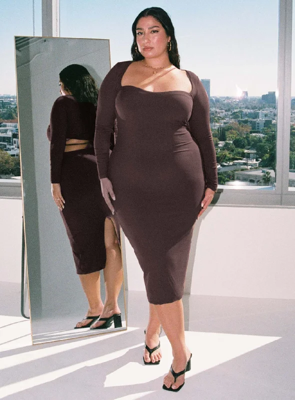 Nolan Midi Dress Brown Curve Crew Neckline Casual
