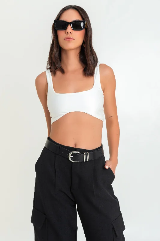 Crop top ajustado de tirantes bajo curveado Ribbed Striped Patterned