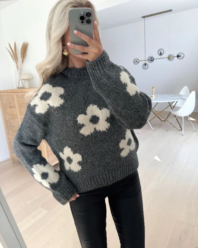 JDY striktrøje kilian flower l/s pullover knit dark grey melan/cloud dancer Honey Neck Pullover JDY striktrøje kilian flower l/s pullover knit dark grey melan/cloud dancer Honey Neck Pullover