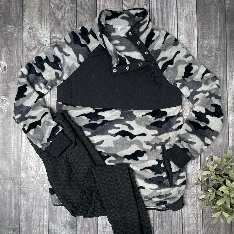 Size S: Breaking the Rules Pullover - Camo dolman Sleeve Top
