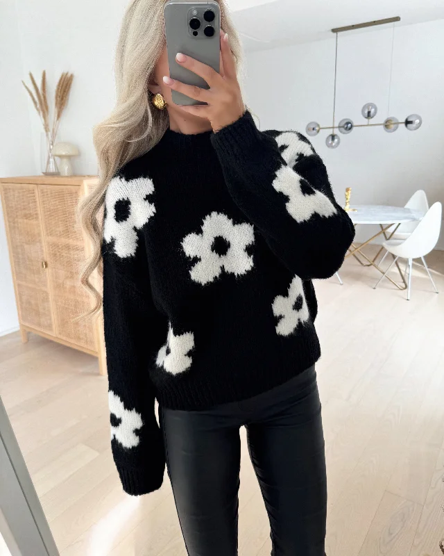 JDY striktrøje kilian flower l/s pullover knit black/ecru flower Keyhole Neck Pullover JDY striktrøje kilian flower l/s pullover knit black/ecru flower Keyhole Neck Pullover