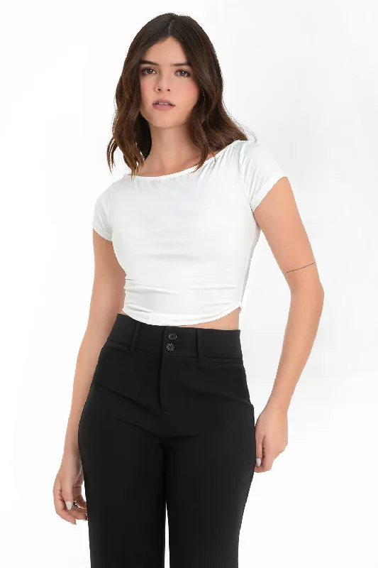 Crop top básico de fit ajustado cuello barco Solid Print Embellished