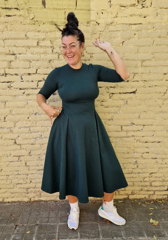 Asri Leki Dress Midi 3/4 sleeve in Forest Green Fashionable Fitted Midi Dress